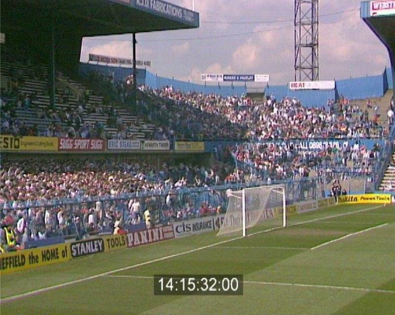 View of the West Stand, West Terrace and North West Terrace at Hillsborough Stadium, 14:15:32